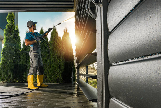 Best Roof Washing  in North Madison, OH